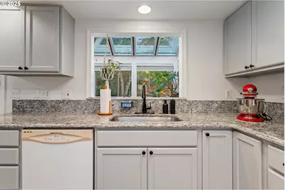 8405 SW Lori Way, Aloha, OR 97007 - Photo 16