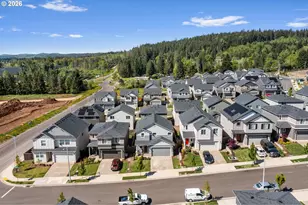 899 NE Trillium Dr, Estacada, OR 97023 - Photo 38