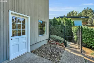 785 SW 84th Ave, Portland, OR 97225 - Photo 44