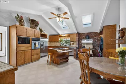 10685 Oak Dr SE, Salem, OR 97306 - Photo 12