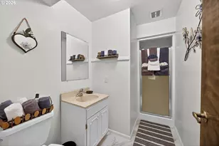 10685 Oak Dr SE, Salem, OR 97306 - Photo 14