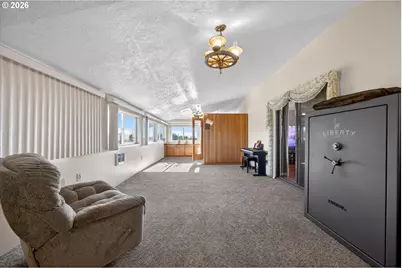 10685 Oak Dr SE, Salem, OR 97306 - Photo 20