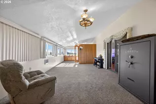 10685 Oak Dr SE, Salem, OR 97306 - Photo 20