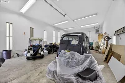 10685 Oak Dr SE, Salem, OR 97306 - Photo 38