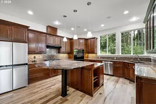 34394 Deerwood Dr, Eugene, OR 97405 - Photo 10