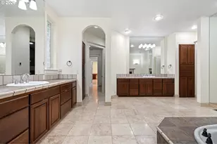 34394 Deerwood Dr, Eugene, OR 97405 - Photo 18
