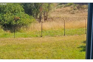 550 S State St, Sutherlin, OR 97479 - Photo 4