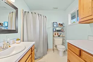 12653 NE Hassalo St, Portland, OR 97230 - Photo 14