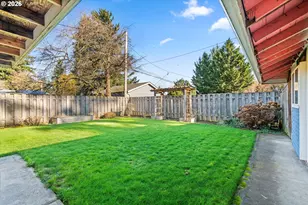12653 NE Hassalo St, Portland, OR 97230 - Photo 24