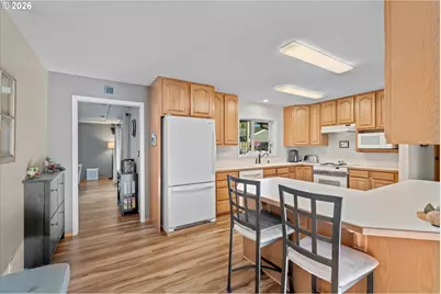 12653 NE Hassalo St, Portland, OR 97230 - Photo 8