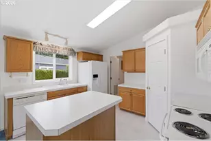 3398 Snow Peak Pl, Lebanon, OR 97355 - Photo 10