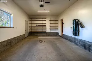 322 5th Ave, Coos Bay, OR 97420 - Photo 36