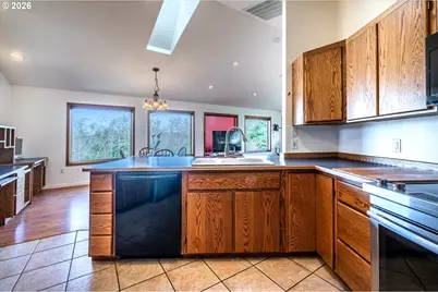 322 5th Ave, Coos Bay, OR 97420 - Photo 16