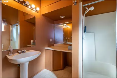 322 5th Ave, Coos Bay, OR 97420 - Photo 32