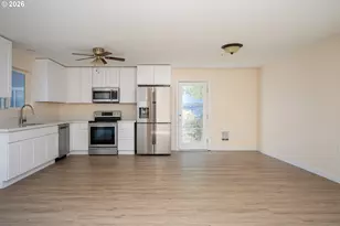 665 SE 197th Ave, Portland, OR 97233 - Photo 6