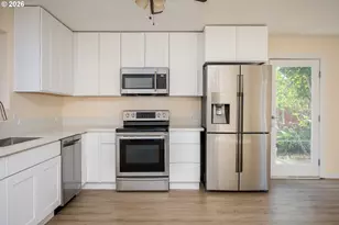 665 SE 197th Ave, Portland, OR 97233 - Photo 8