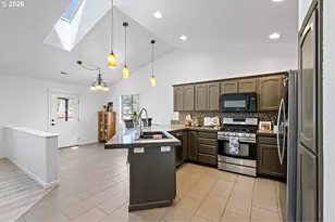 1373 Creswood Dr, Creswell, OR 97426 - Photo 12