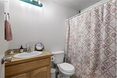 1373 Creswood Dr, Creswell, OR 97426 - Photo 26
