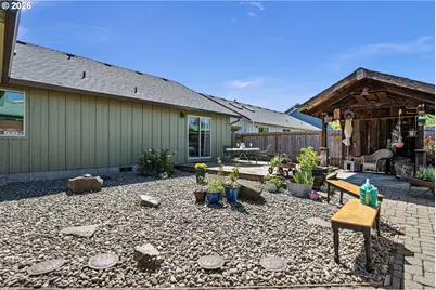 1373 Creswood Dr, Creswell, OR 97426 - Photo 40