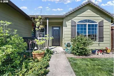 1373 Creswood Dr, Creswell, OR 97426 - Photo 2