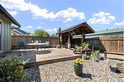 1373 Creswood Dr, Creswell, OR 97426 - Photo 38