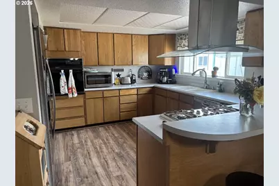 160 S 17th St, Elgin, OR 97827 - Photo 8