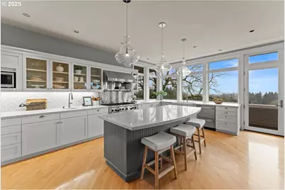 3252 S Mount Kuebler Dr, Salem, OR 97302 - Photo 8