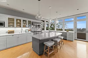 3252 S Mount Kuebler Dr, Salem, OR 97302 - Photo 8