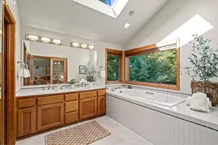 6011 SW Knightsbridge Dr, Portland, OR 97219 - Photo 28