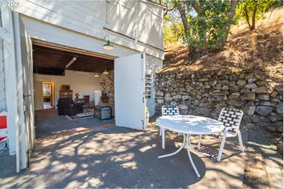 908 E 2nd St, The Dalles, OR 97058 - Photo 32