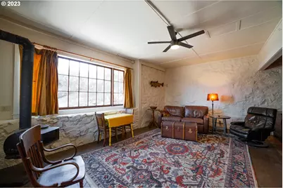 908 E 2nd St, The Dalles, OR 97058 - Photo 28