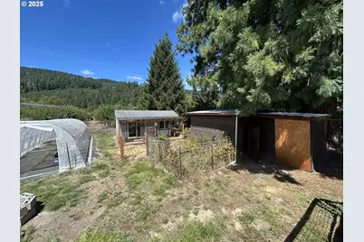 162 Spicer St, Elkton, OR 97436 - Photo 30