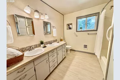 55433 McKenzie Hwy, Blue River, OR 97413 - Photo 14