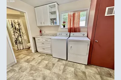 55433 McKenzie Hwy, Blue River, OR 97413 - Photo 20