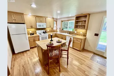 55433 McKenzie Hwy, Blue River, OR 97413 - Photo 4