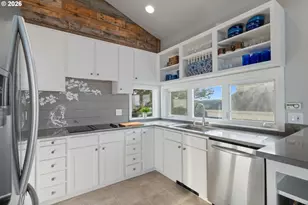 355 Promontory Ln, Oceanside, OR 97134 - Photo 10