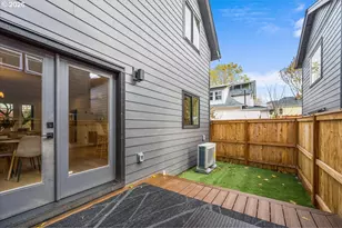 4234 SE Yamhill St, Portland, OR 97215 - Photo 22