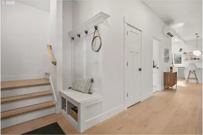 4234 SE Yamhill St, Portland, OR 97215 - Photo 4