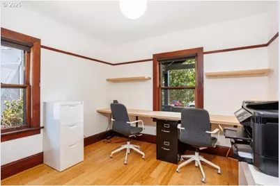 2105 SE Ochoco St, Portland, OR 97222 - Photo 10