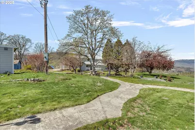 1805 Carroll Rd, Mosier, OR 97040 - Photo 44