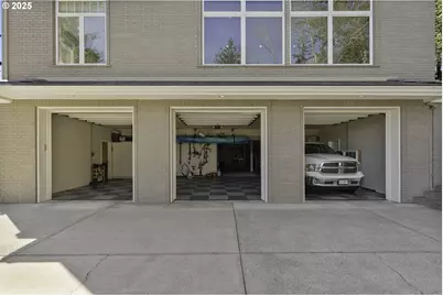 11295 SE Lenore St, Happy Valley, OR 97086 - Photo 42