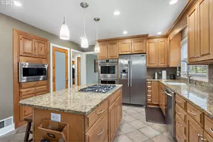 11505 SW Boones Ferry Rd, Portland, OR 97219 - Photo 12