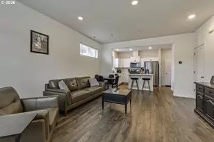 898 N 18th Ave, Cornelius, OR 97113 - Photo 6