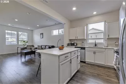 898 N 18th Ave, Cornelius, OR 97113 - Photo 8