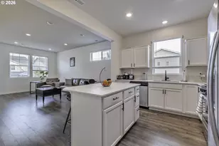 898 N 18th Ave, Cornelius, OR 97113 - Photo 8