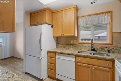 1383 Thompson Rd, Woodburn, OR 97071 - Photo 10