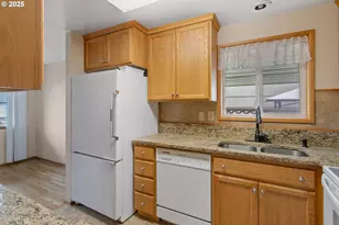 1383 Thompson Rd, Woodburn, OR 97071 - Photo 10