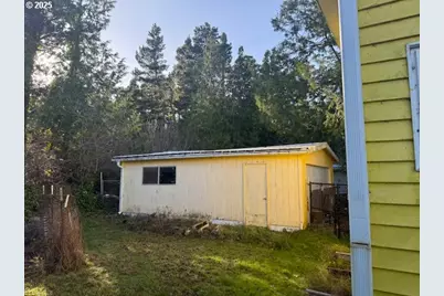 1120 S Crestline Dr, Waldport, OR 97394 - Photo 4