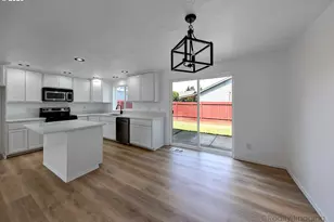 1041 Fabry Rd, Salem, OR 97306 - Photo 8