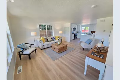 1041 Fabry Rd, Salem, OR 97306 - Photo 2
